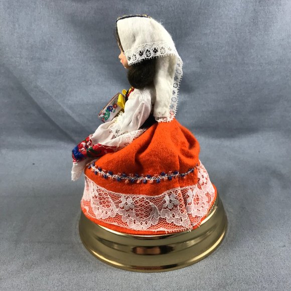 Musical Revolving Doll Folk Dress Wind Up Music Box Vintage Made in Italy 7" - Picture 3 of 6